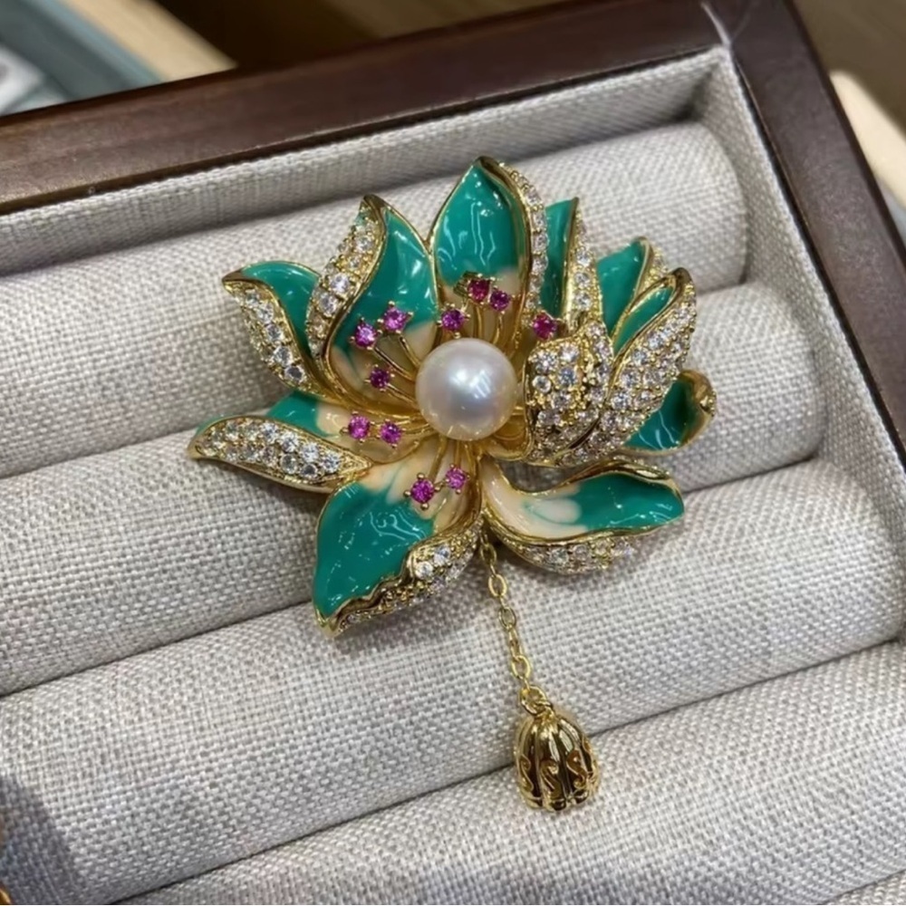 Blossom Lotus Blue Crystal Pearl Brooch